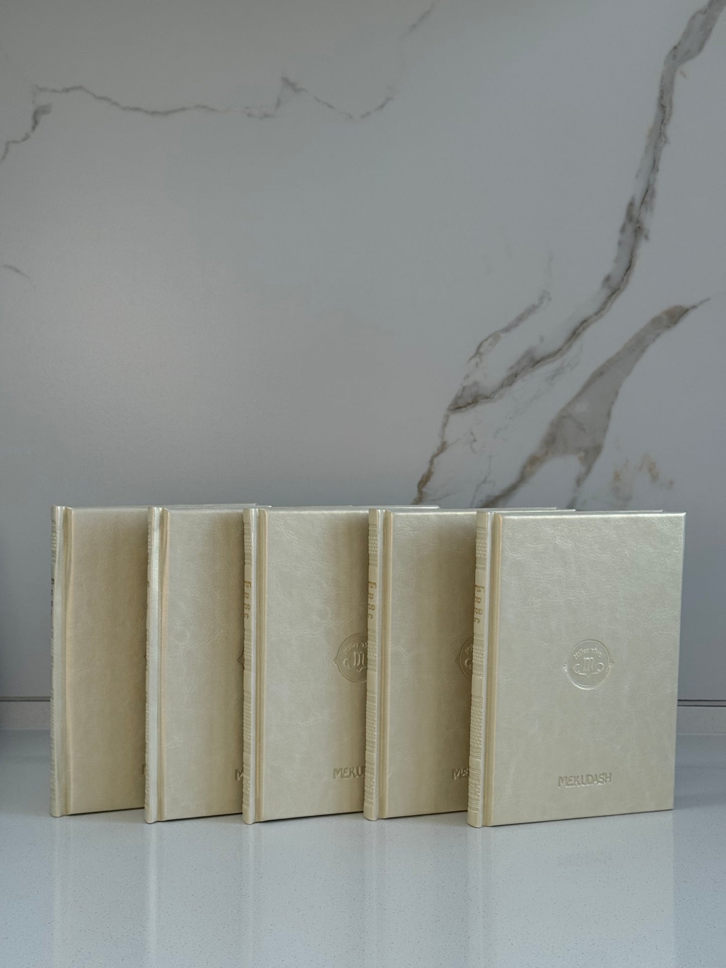 מארז אביב בז׳